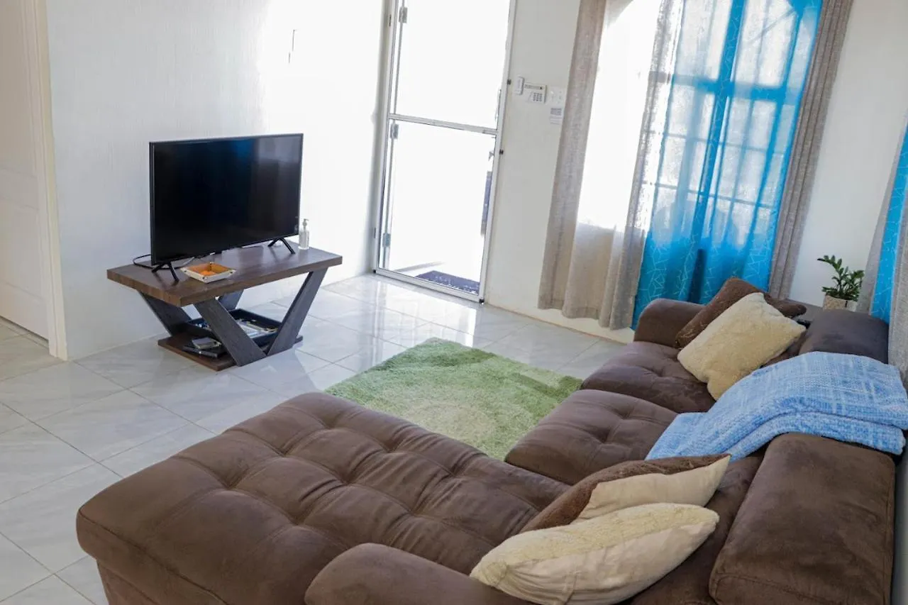 Camelot Paradise ديسكفري باي جامايكا